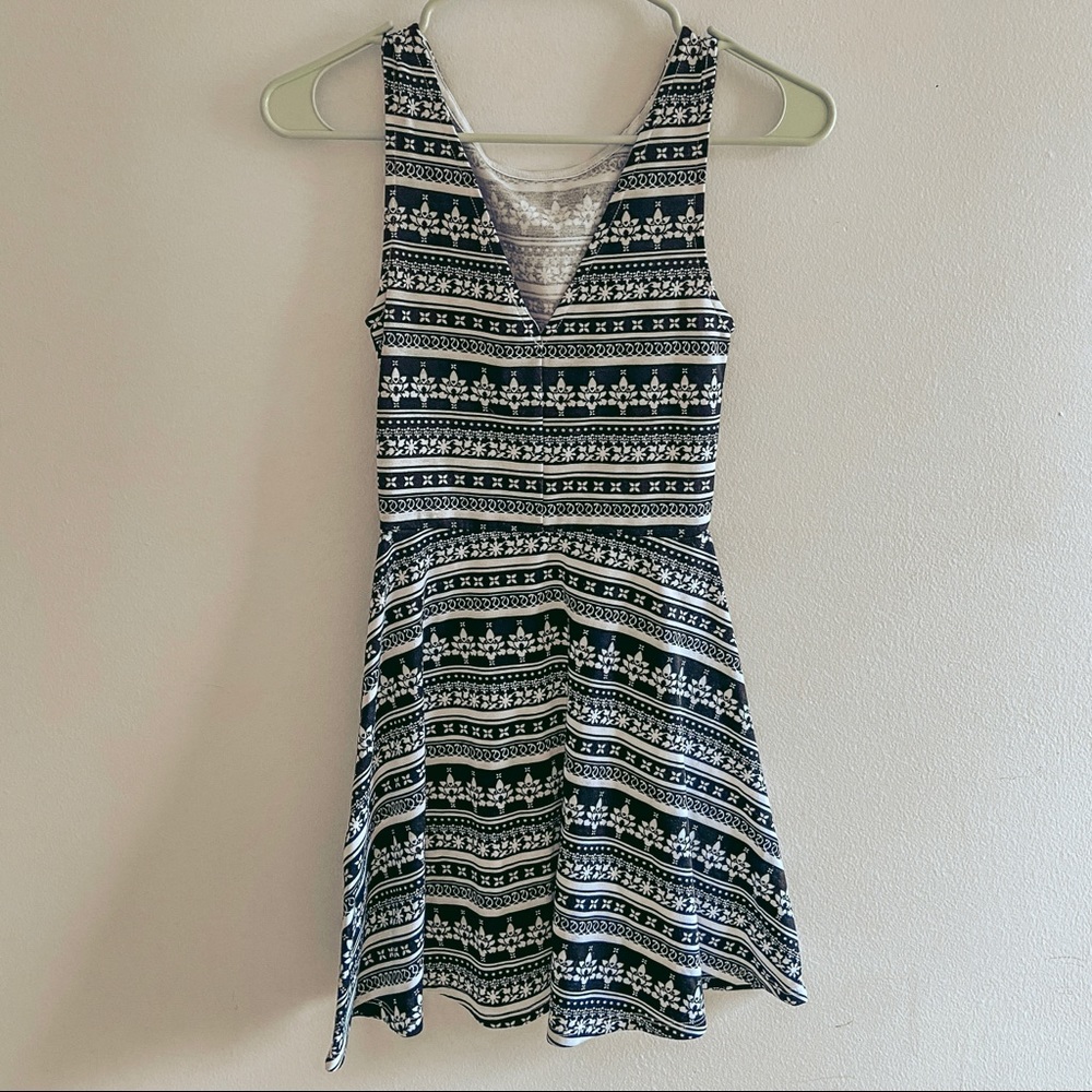 H&M Patterned Sleeveless Dress - Picture 3 of 5